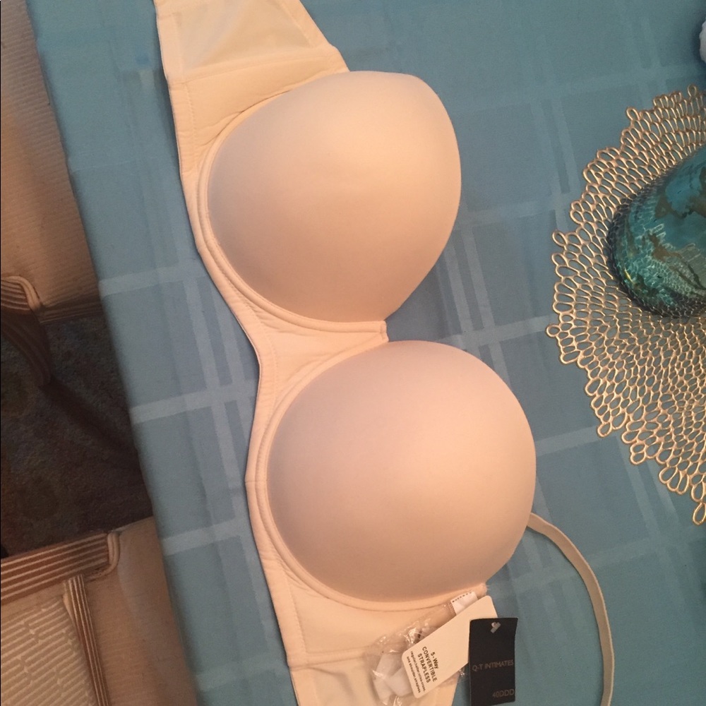 Q-T 5 way convertible strapless bra